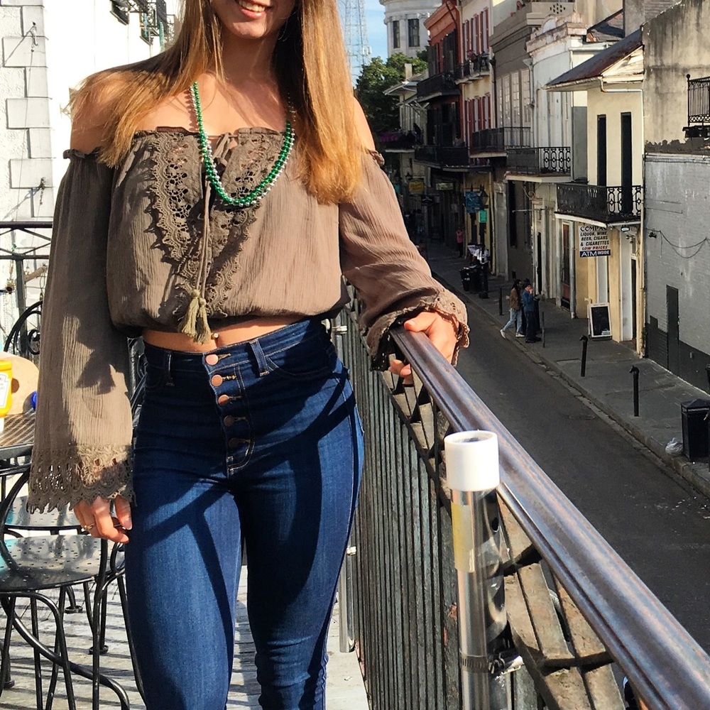 Off shoulder shirt